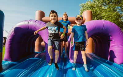 Jeux gonflables-Place de la famille