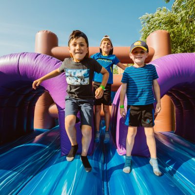 Jeux gonflables-Place de la famille